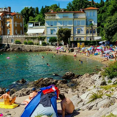Soba U Opatiji Na Lipovici Gasthof Opatija
